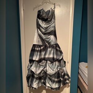 Silver & Black Prom Dress – Size 5/6